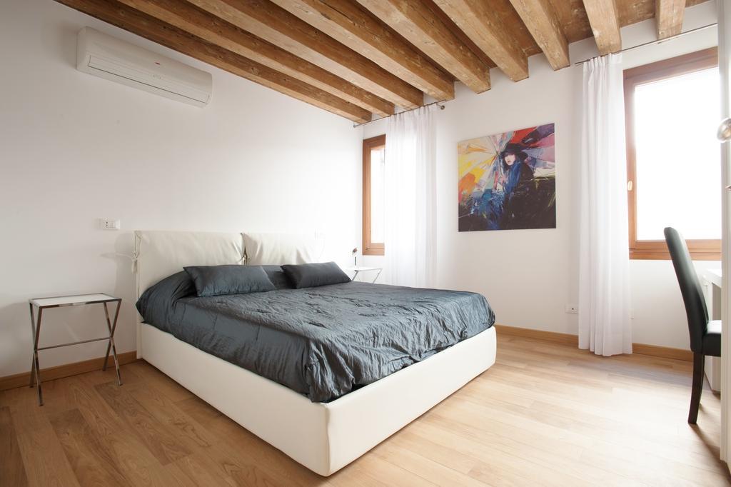 The Lion'S House Apt1 Venesia Ruang foto