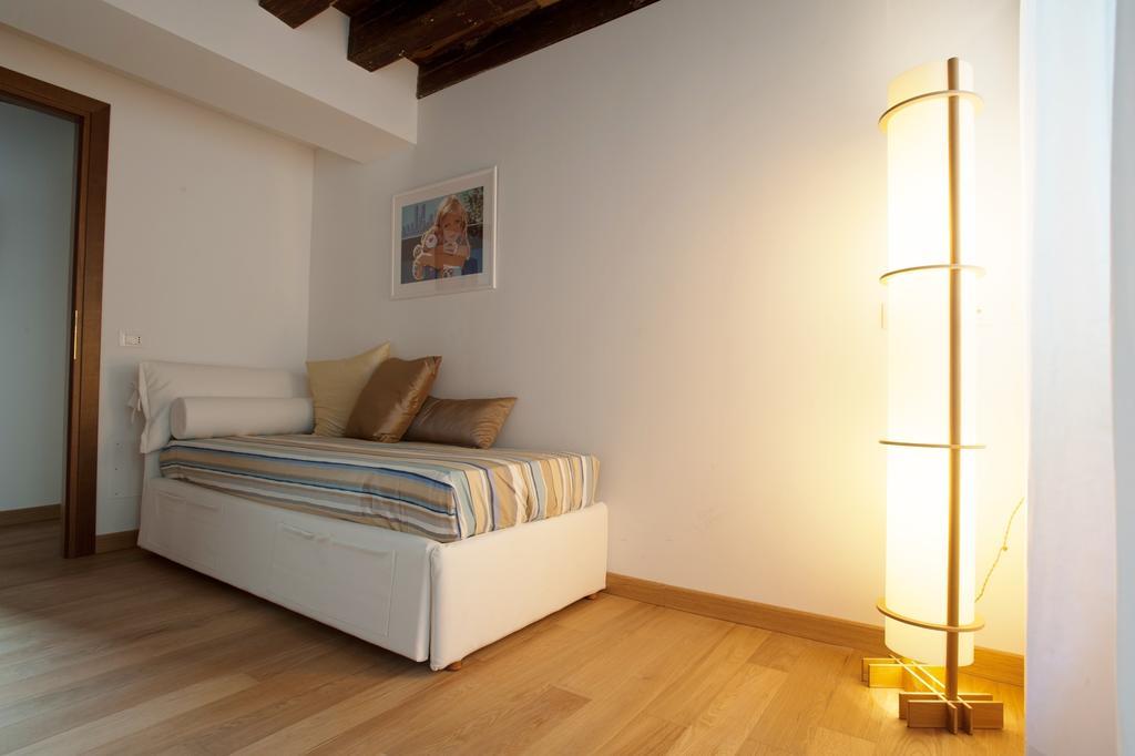 The Lion'S House Apt1 Venesia Ruang foto