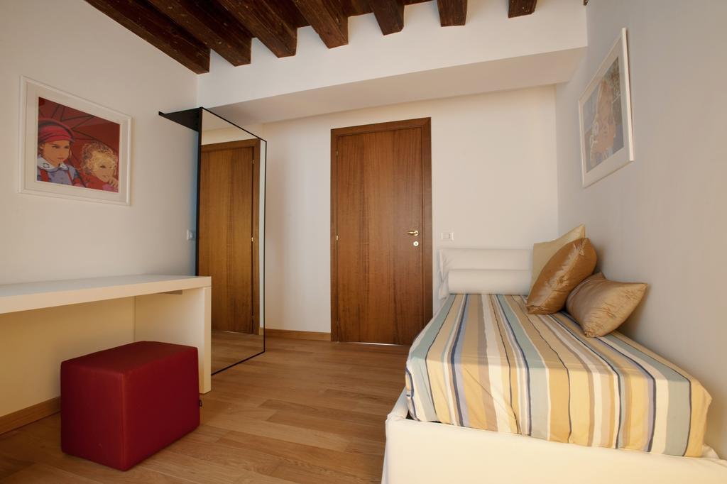 The Lion'S House Apt1 Venesia Ruang foto